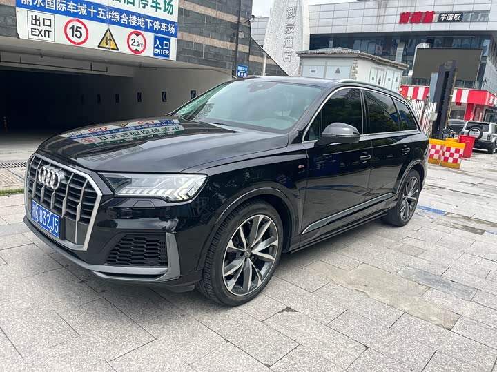 Audi Q7 2020 55 TFSI quattro S line Sport — фото 1