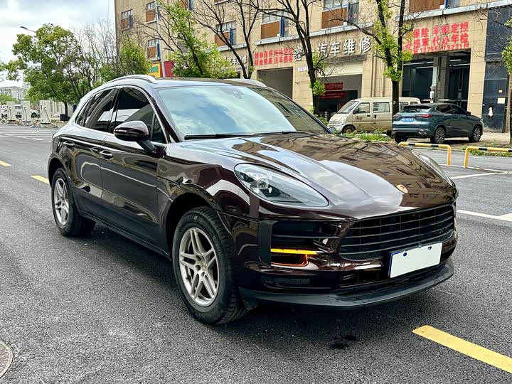 Porsche Macan 2020 Macan 2.0 T — фото 2
