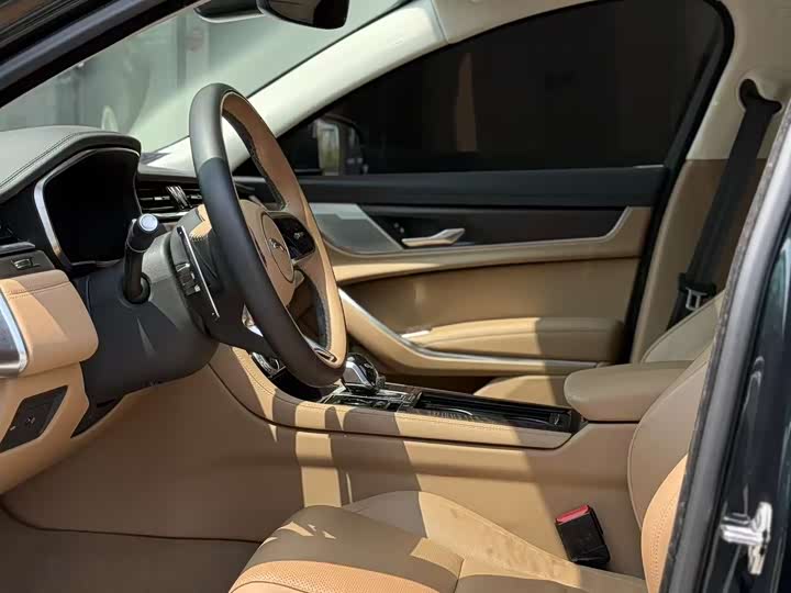 Jaguar XFL 2024 2.0 T P 250 2 WD — фото 5