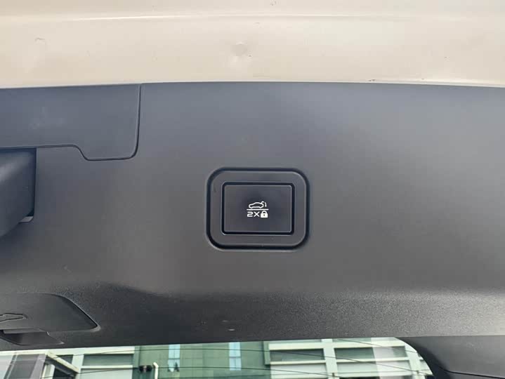 Changan UNI-V 2022 1.5 T — фото 32