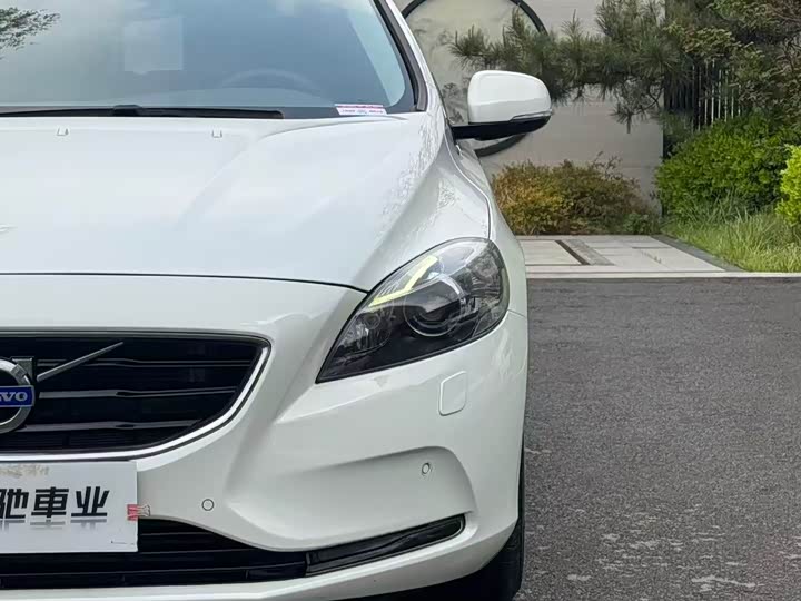 Volvo V40 2015 1.6 T — фото 3