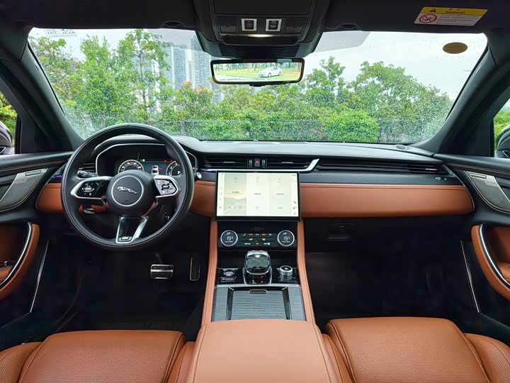 Jaguar XFL 2024 2.0 T P 300 4 WD — фото 12