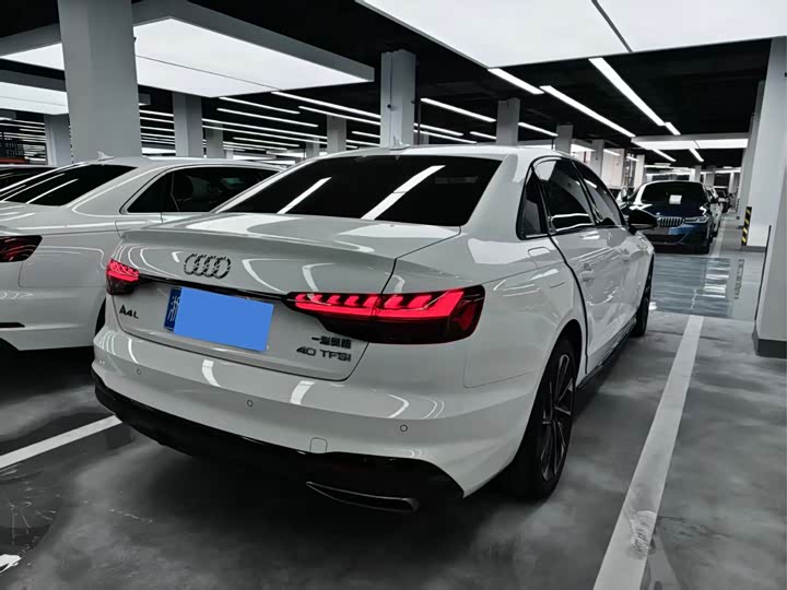Audi A4L 40 TFSI люкс-динамик — фото 14