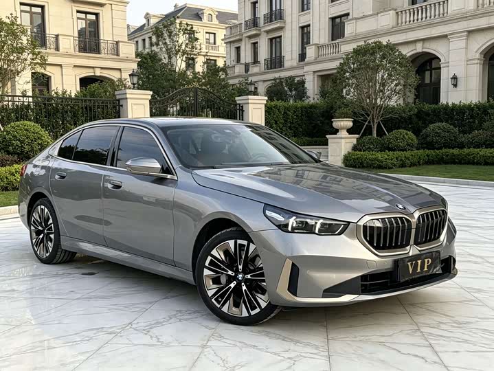 BMW 5 Series 530Li премиум люкс-пакет — фото 3