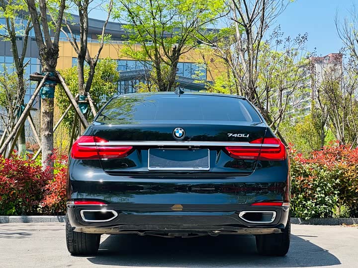BMW 7 Series 730Li продвинутая — фото 12