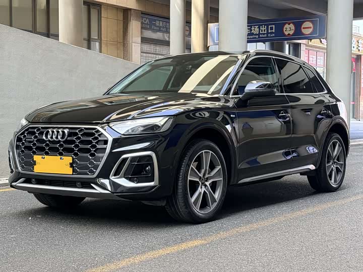 Audi Q5L 2022 45 T — фото 1