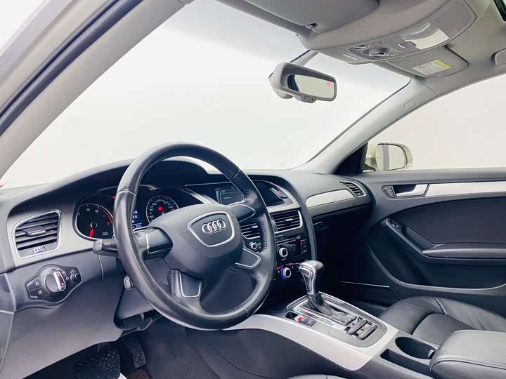 Audi A4L 30 TFSI автомат комфорт — фото 14