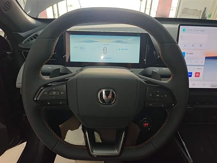 Changan UNI-V 2025 2.0 T — фото 11