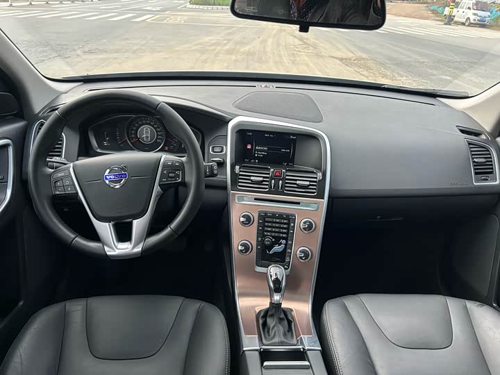Volvo XC60 2017 T 5 AWD — фото 4