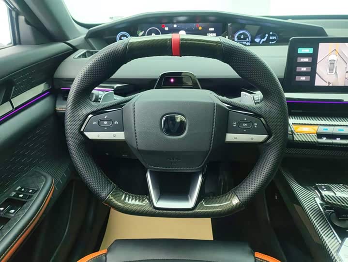 Changan UNI-V 2024 1.5 T — фото 15