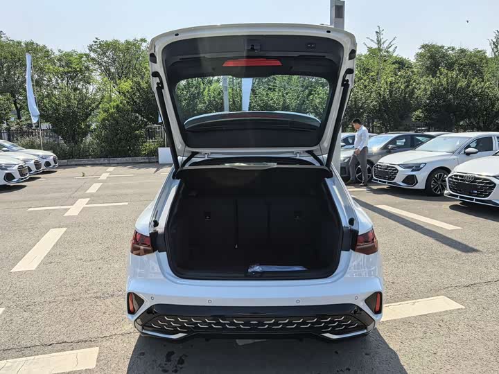 Audi A3 2025 Sportback 35 TFSI — фото 15