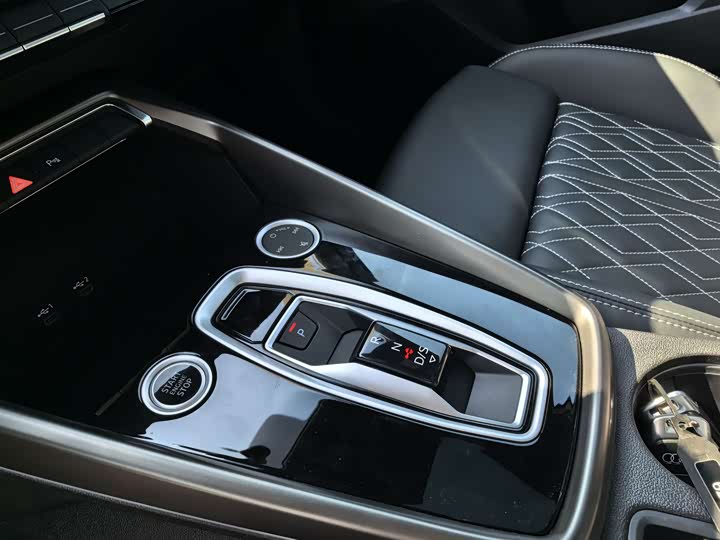 Audi A3 2025 Sportback 35 TFSI — фото 8