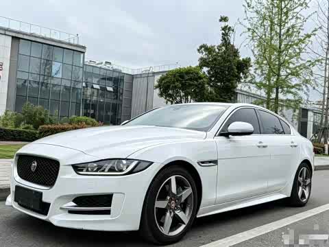 Jaguar XE 2015 2.0 T 200 PS R-Sport — фото 10