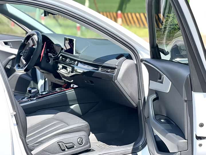 Audi A 4 2020 Avant 40 TFSI — фото 9