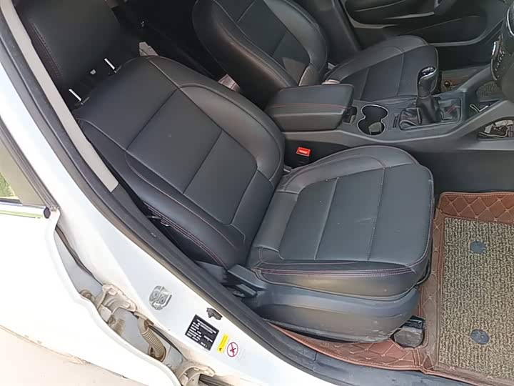 Changan CS75 2016 2.0 L MTLuxury V — фото 25