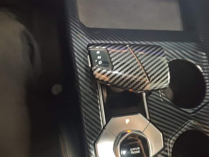 Changan UNI-V 2022 1.5 T Premium — фото 14