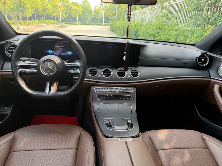 Mercedes-Benz E-Class 2023 E 300 L Luxury — фото 9