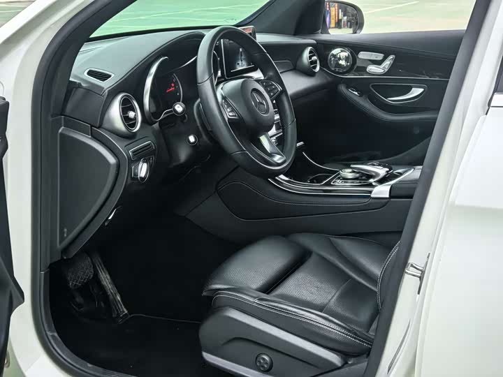 Mercedes-Benz GLC 2017 GLC 260 4 MATIC — фото 4