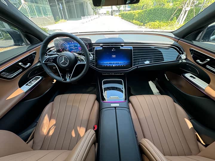 Mercedes-Benz E-Class E 260 L — фото 9