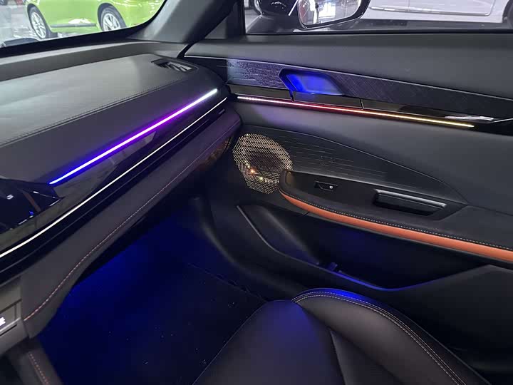 Changan UNI-V 2022 1.5 T — фото 13