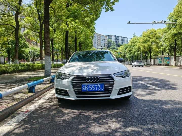 Audi A4L 2017 Plus 40 TFSI — фото 2