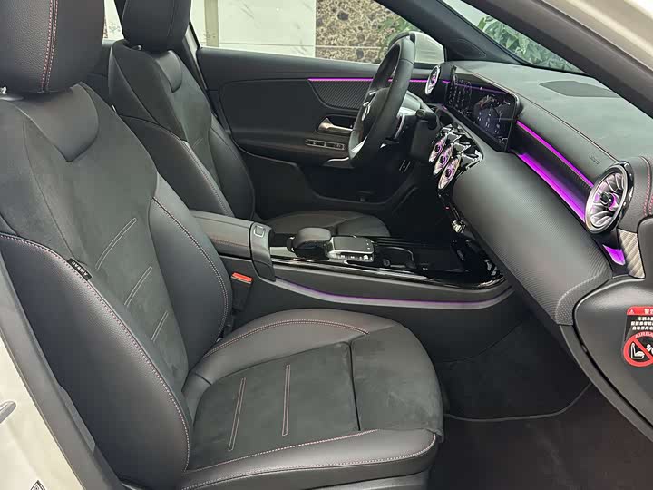 Mercedes-Benz A-Class 2024 A 200 L — фото 11