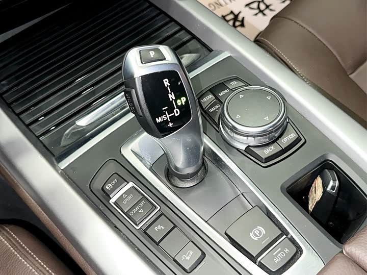 BMW X5 2017 x Drive 35i Leading — фото 13