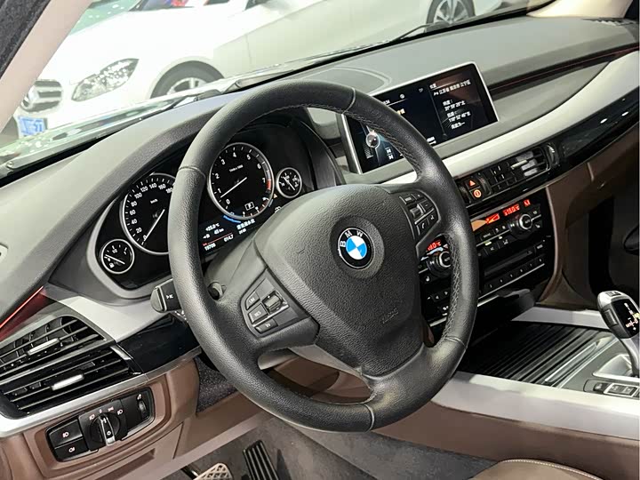 BMW X5 2017 x Drive 35i Leading — фото 15