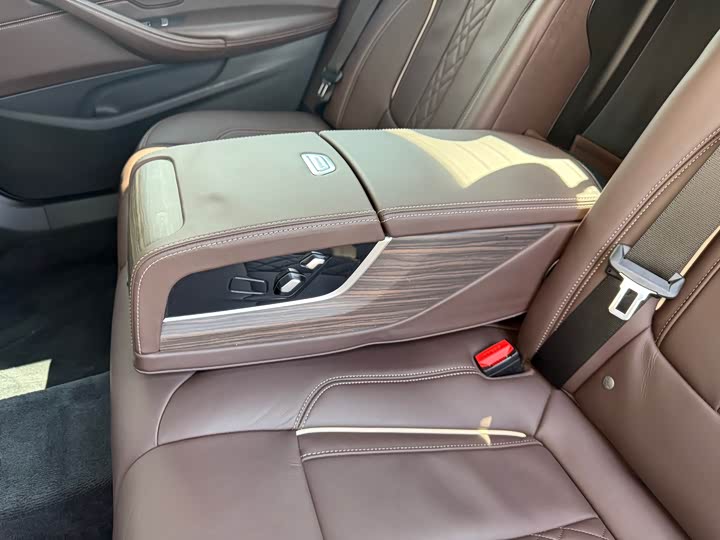 BMW 5-Series 2019 530 Li Leading — фото 36