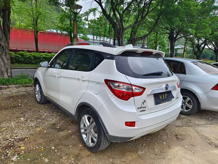 Changan CS35 2016 1.6 L MTLuxury V — фото 6
