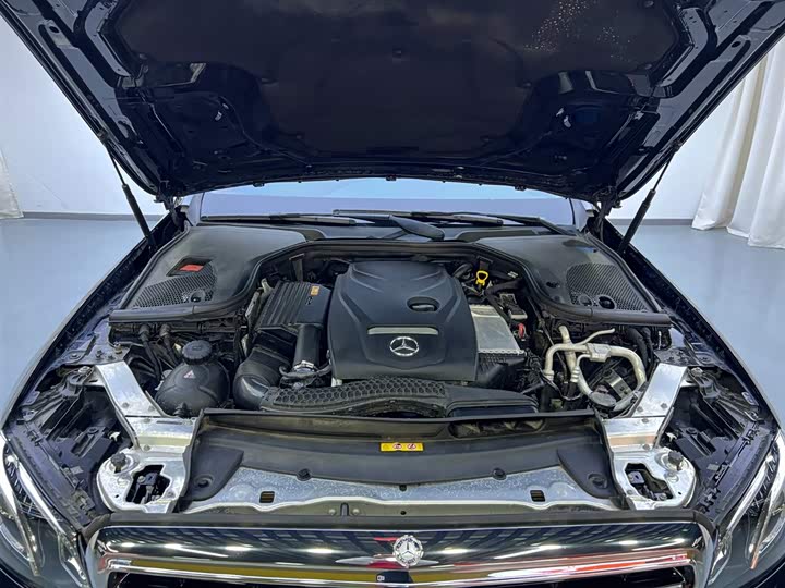 Mercedes-Benz E-Class 2016 E 300 L — фото 28