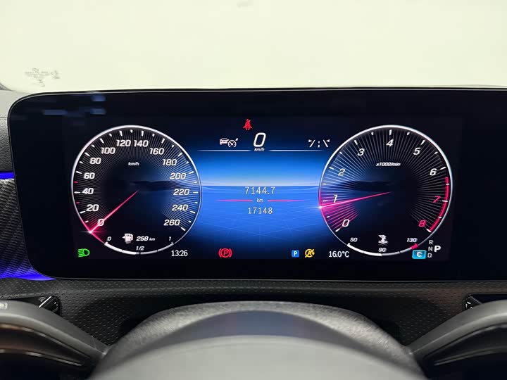 Mercedes-Benz A-Class 2024 A 200 L — фото 4