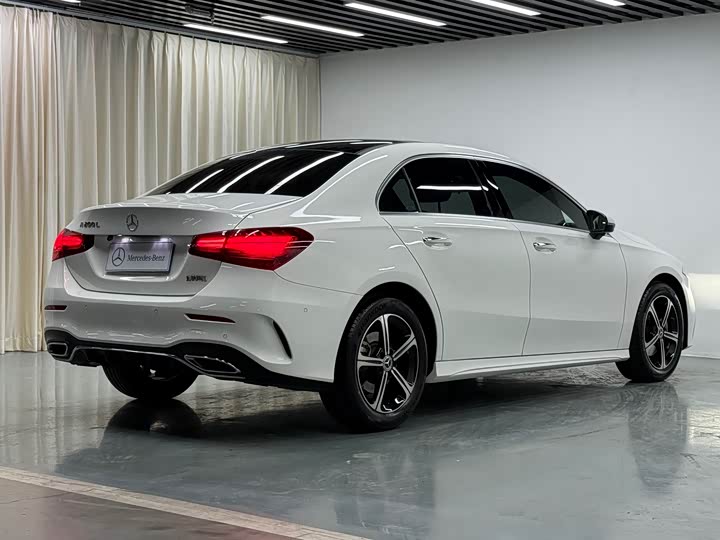 Mercedes-Benz A-Class 2024 A 200 L — фото 17