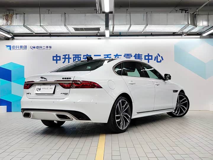 Jaguar XFL 2024 2.0 T P 300 4 WD — фото 28