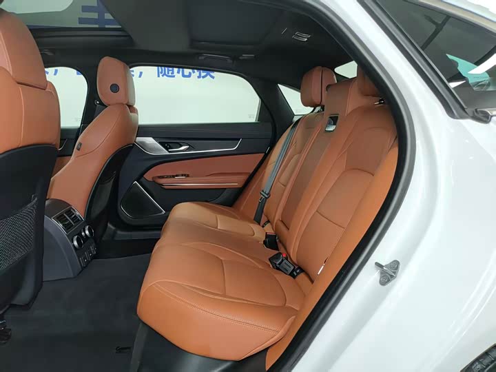 Jaguar XFL 2024 2.0 T P 300 4 WD — фото 10