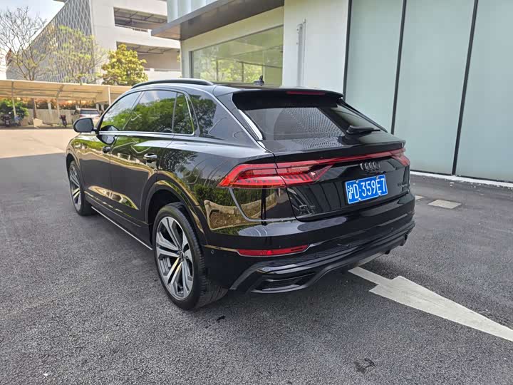 Audi Q8 2021 55 TFSI — фото 16