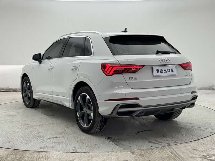 Audi Q3 2023 35 TFSI (1.4 T) — фото 8