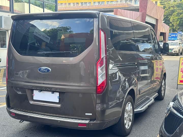 Ford Tourneo — фото 6