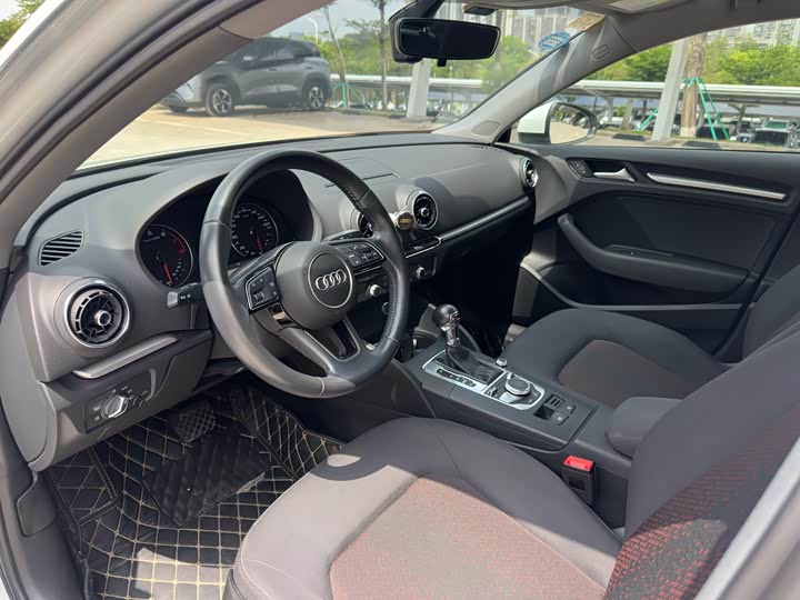 Audi A3 2018 30 Sportback 35 TFSI — фото 4