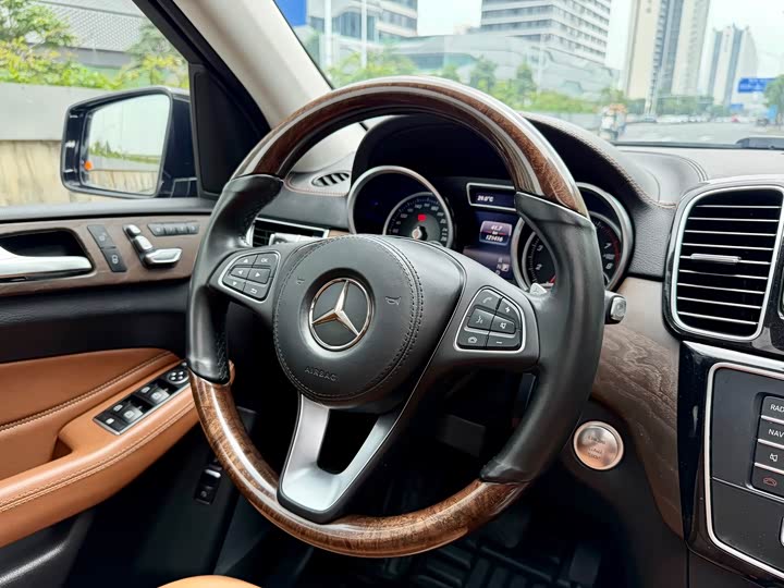 Mercedes-Benz GLS 2016 GLS 400 4 MATICLuxury — фото 26