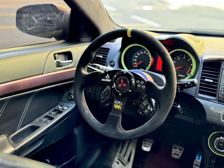 Mitsubishi Lancer EX — фото 10