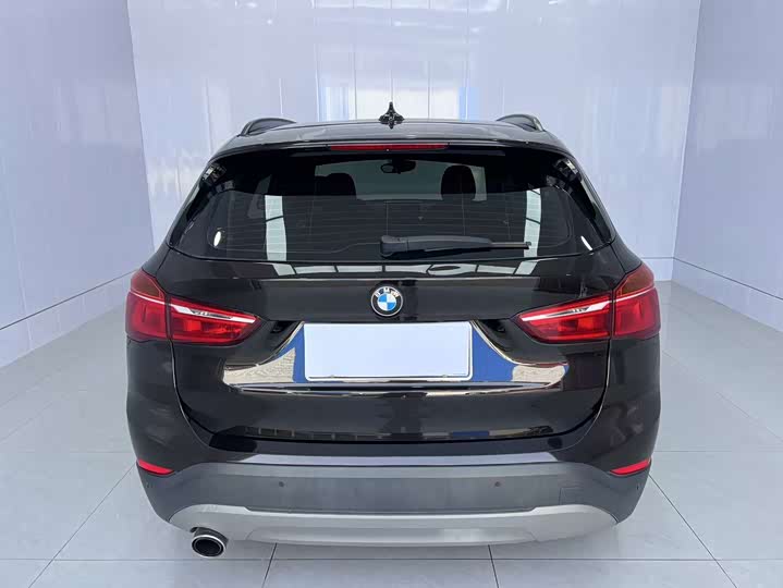 BMW X1 2016 s Drive 18 Li — фото 4