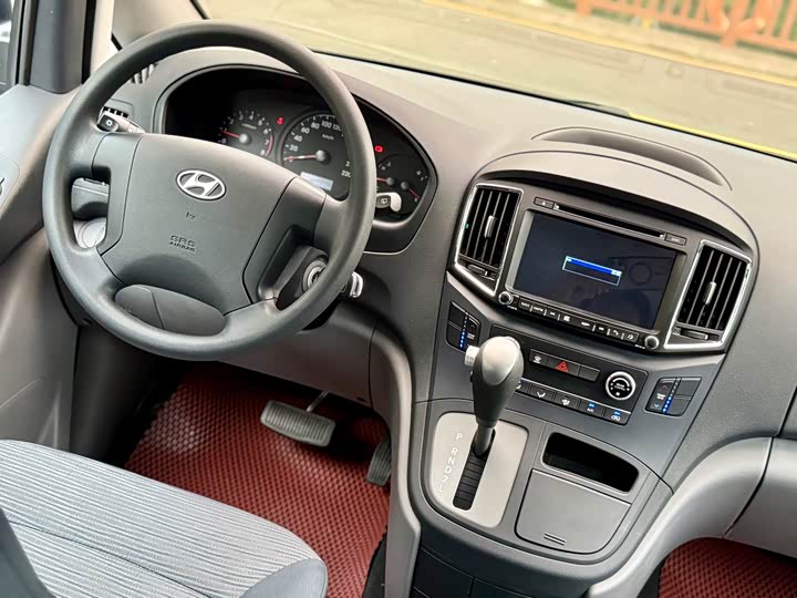 Hyundai H-1 2011 2.4 L — фото 21