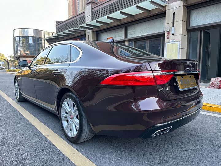 Jaguar XFL 2018 XFL 2.0 T 250 PS — фото 4