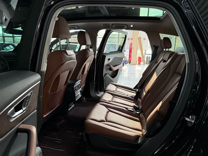 Audi Q7 2023 45 TFSI quattro S line Sport — фото 8