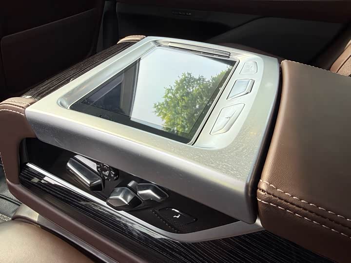 BMW 7-Series 2018 740 Li Leading M — фото 19