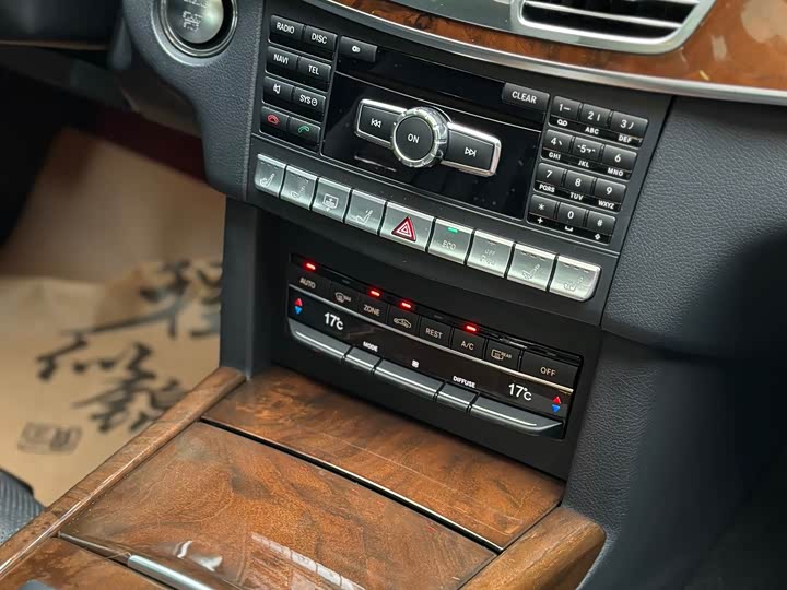 Mercedes-Benz E-Class E 320 L люкс 4MATIC — фото 10