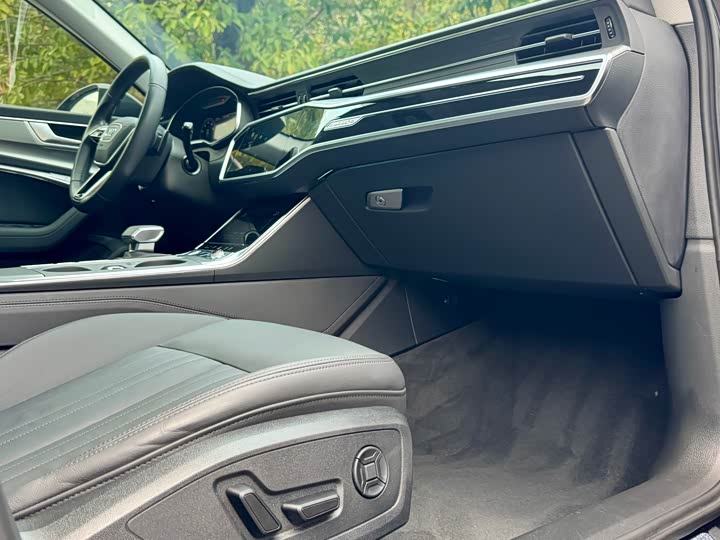 Audi A6 2022 allroad quattro 55 TFSI — фото 17
