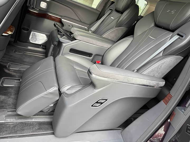 Hongqi HQ9 PHEV 2024 2.0 T 4 WD — фото 22