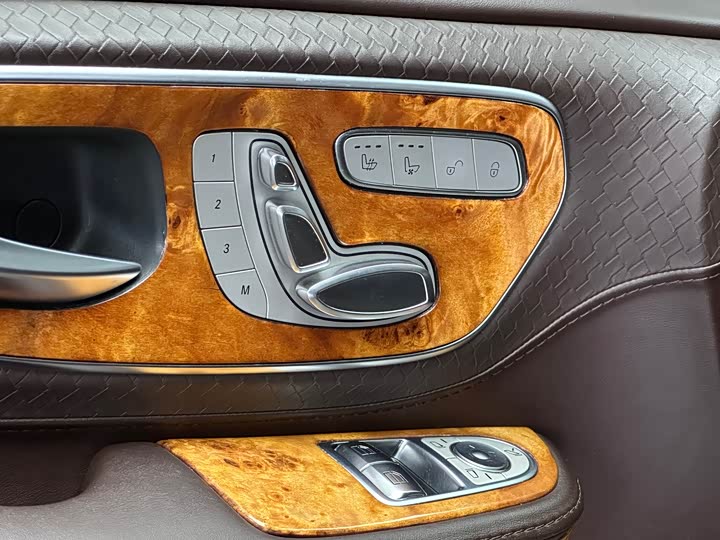 Mercedes-Benz V-Class 2021 V 260 — фото 12